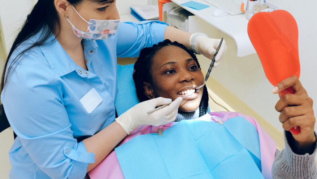 Paciente na cadeira do dentista